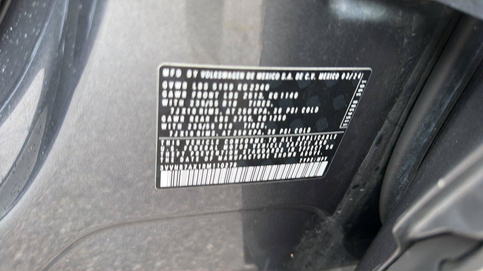 Used 2024 Volkswagen Tiguan SE w/ Panoramic Sunroof Package FWD image 26