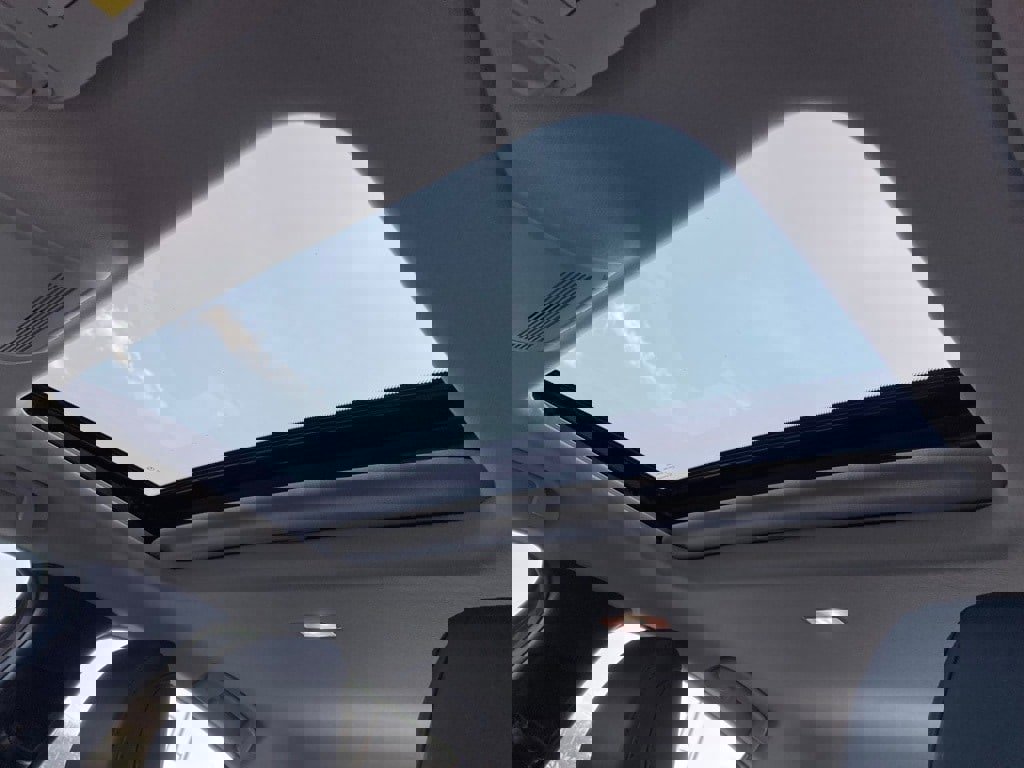 Used 2025 MAZDA MAZDA3 s image 12