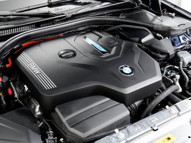 Used 2021 BMW 330e xDrive image 26