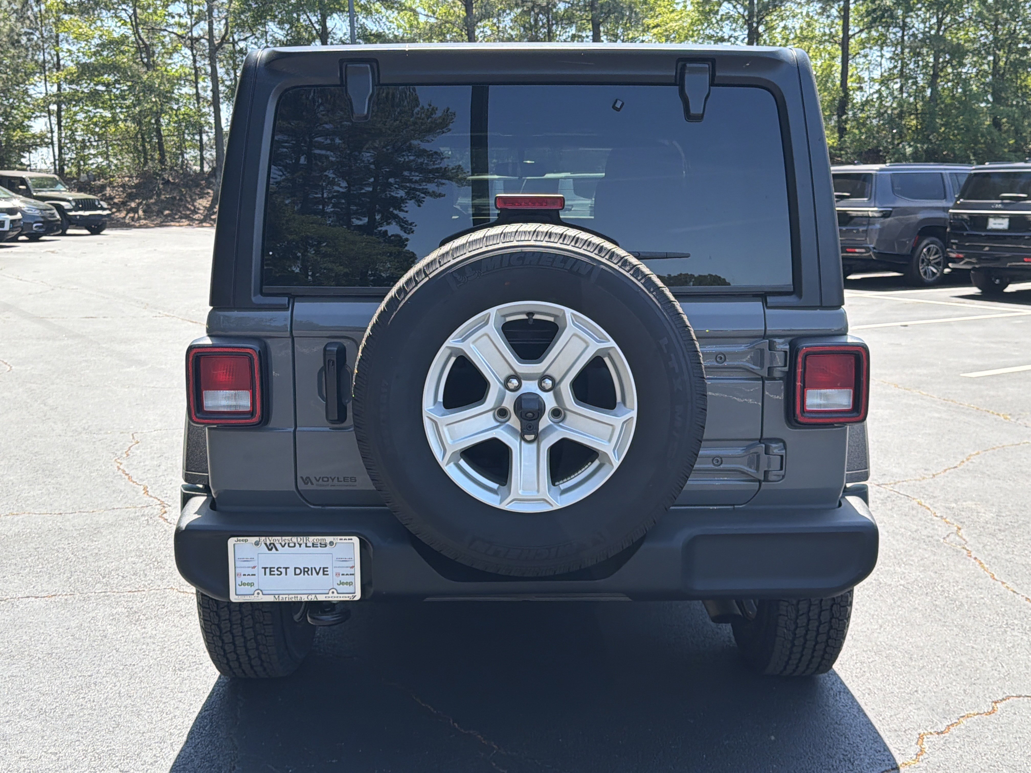 Used 2022 Jeep Wrangler Unlimited Sport AWD/4WD image 7