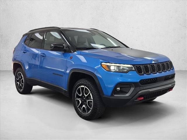 Certified 2025 Jeep Compass Trailhawk w/ Trailhawk Elite Group AWD/4WD image 3