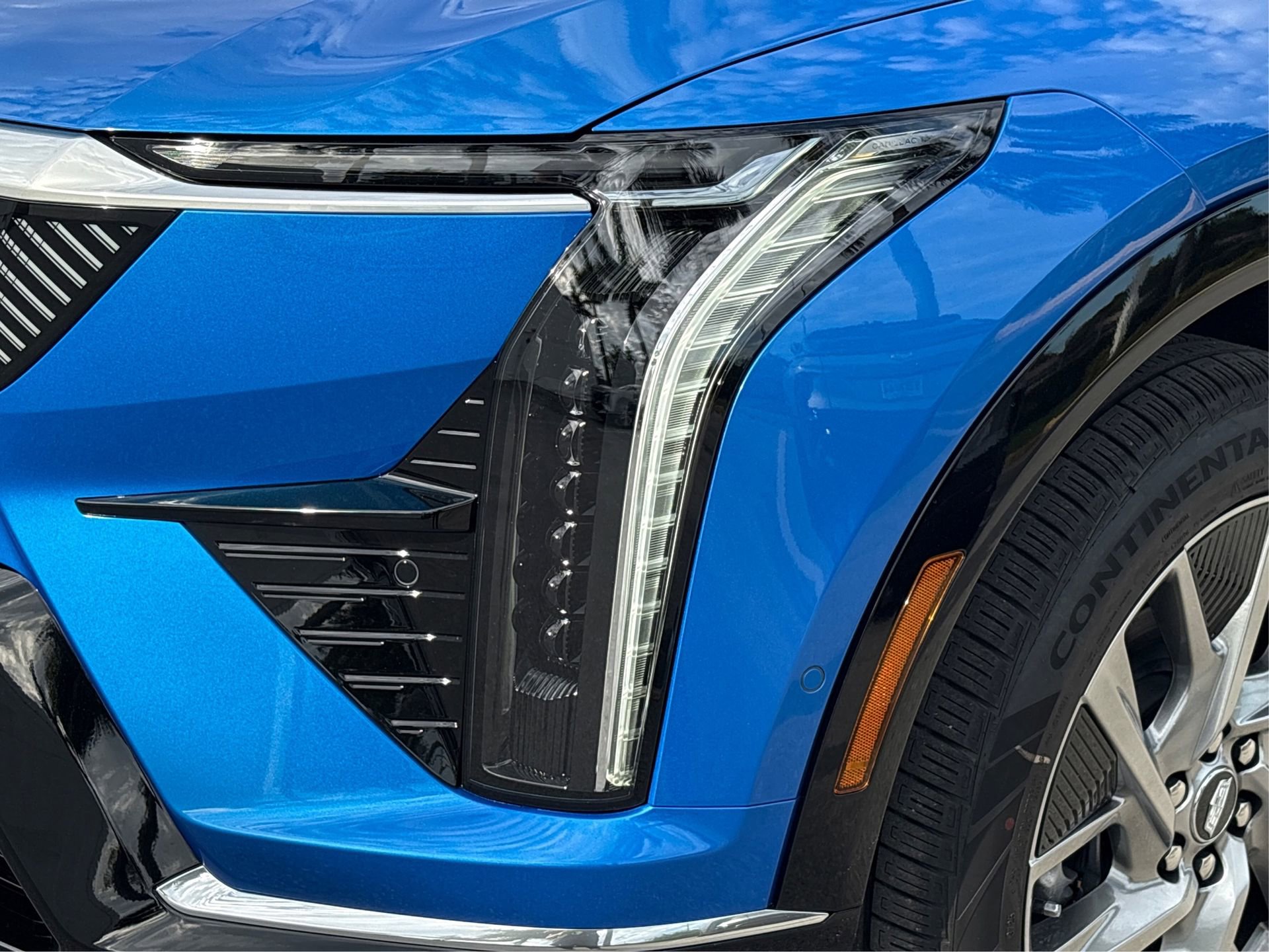 New 2026 Cadillac Optiq Luxury 1 image 14