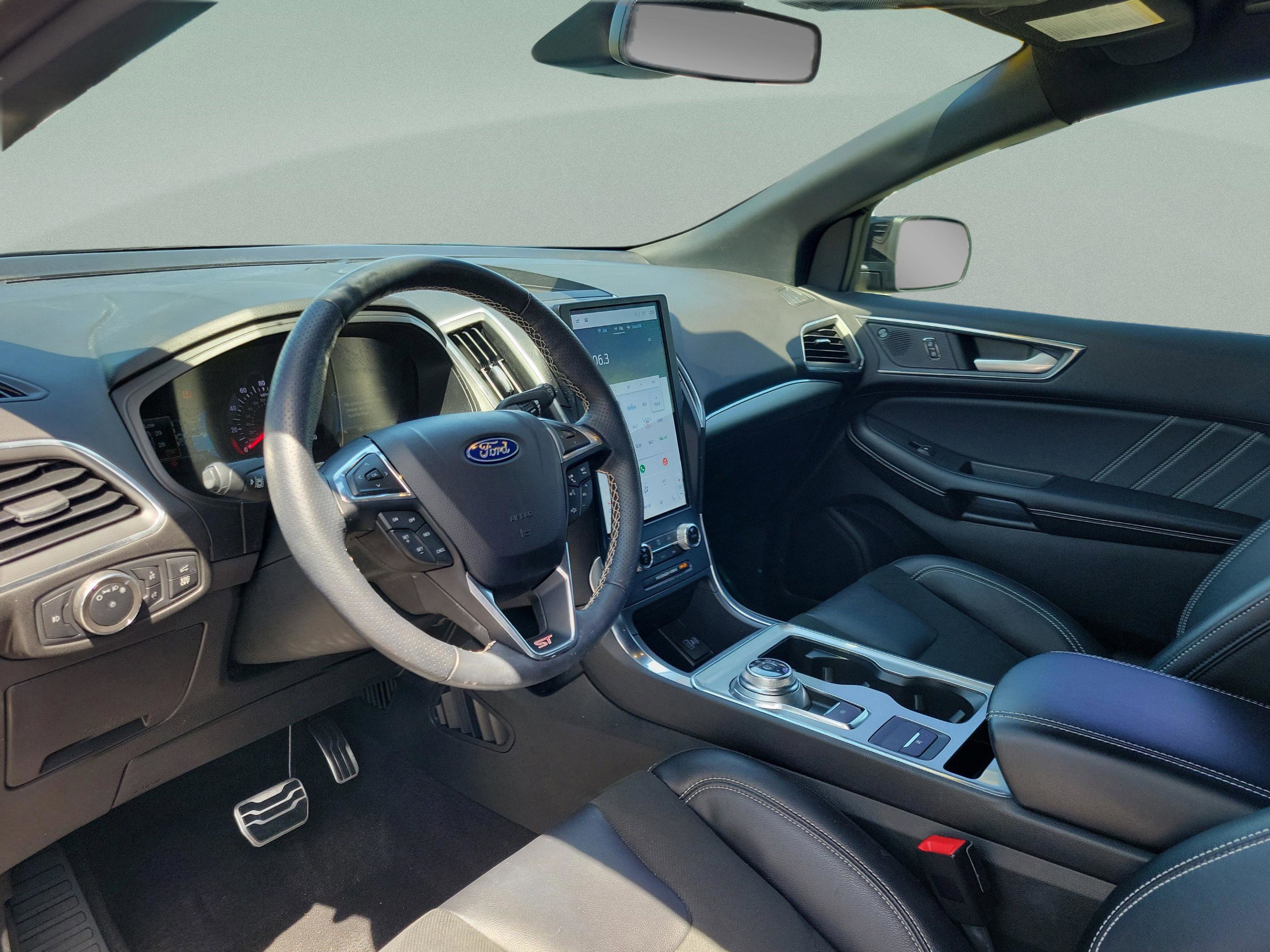 Used 2022 Ford Edge ST image 8