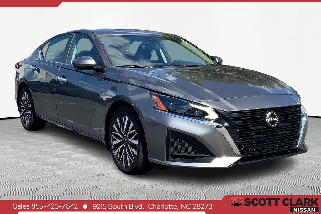 Used 2023 Nissan Altima 2.5 SV