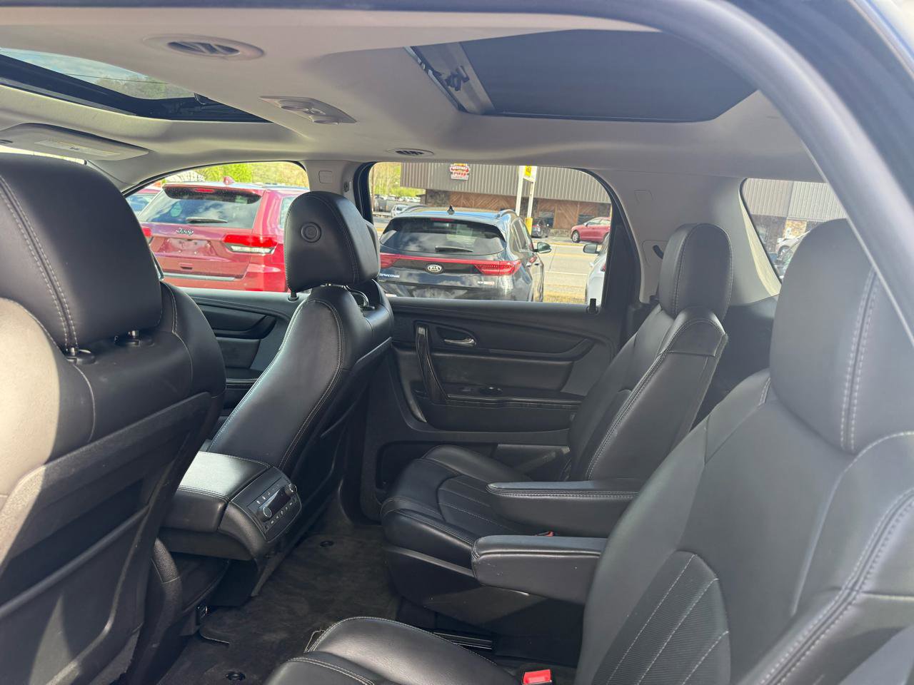 Used 2017 GMC Acadia Limited SLT AWD/4WD image 32