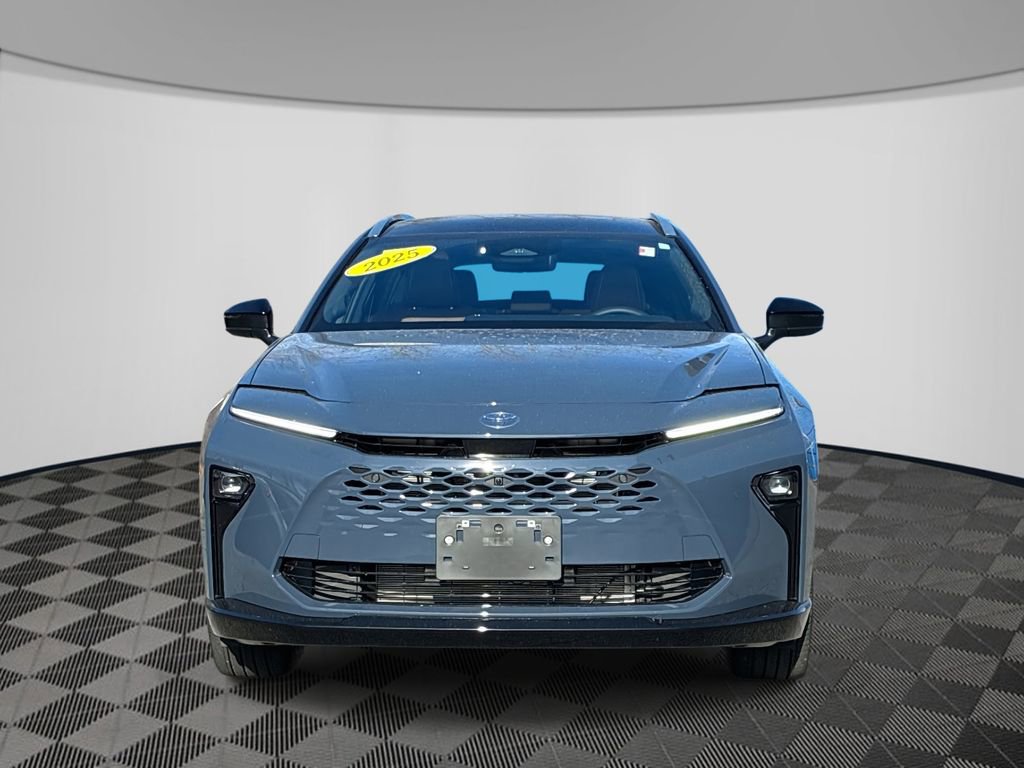 Used 2025 Toyota Crown Signia w/ Advanced Technology Package image 2