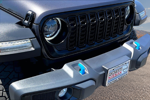 Used 2024 Jeep Wrangler Unlimited AWD/4WD image 31