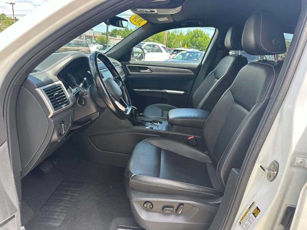 Used 2020 Volkswagen Atlas Cross Sport SE FWD image 12