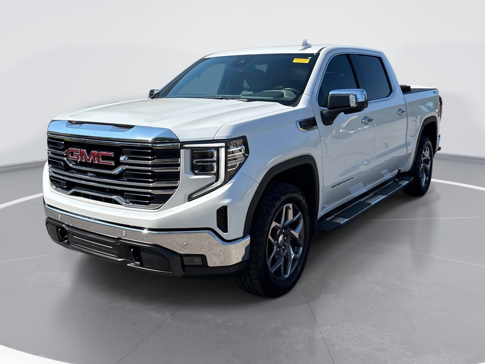 Used 2022 GMC Sierra 1500 SLT w/ SLT Premium Plus Package AWD/4WD image 3