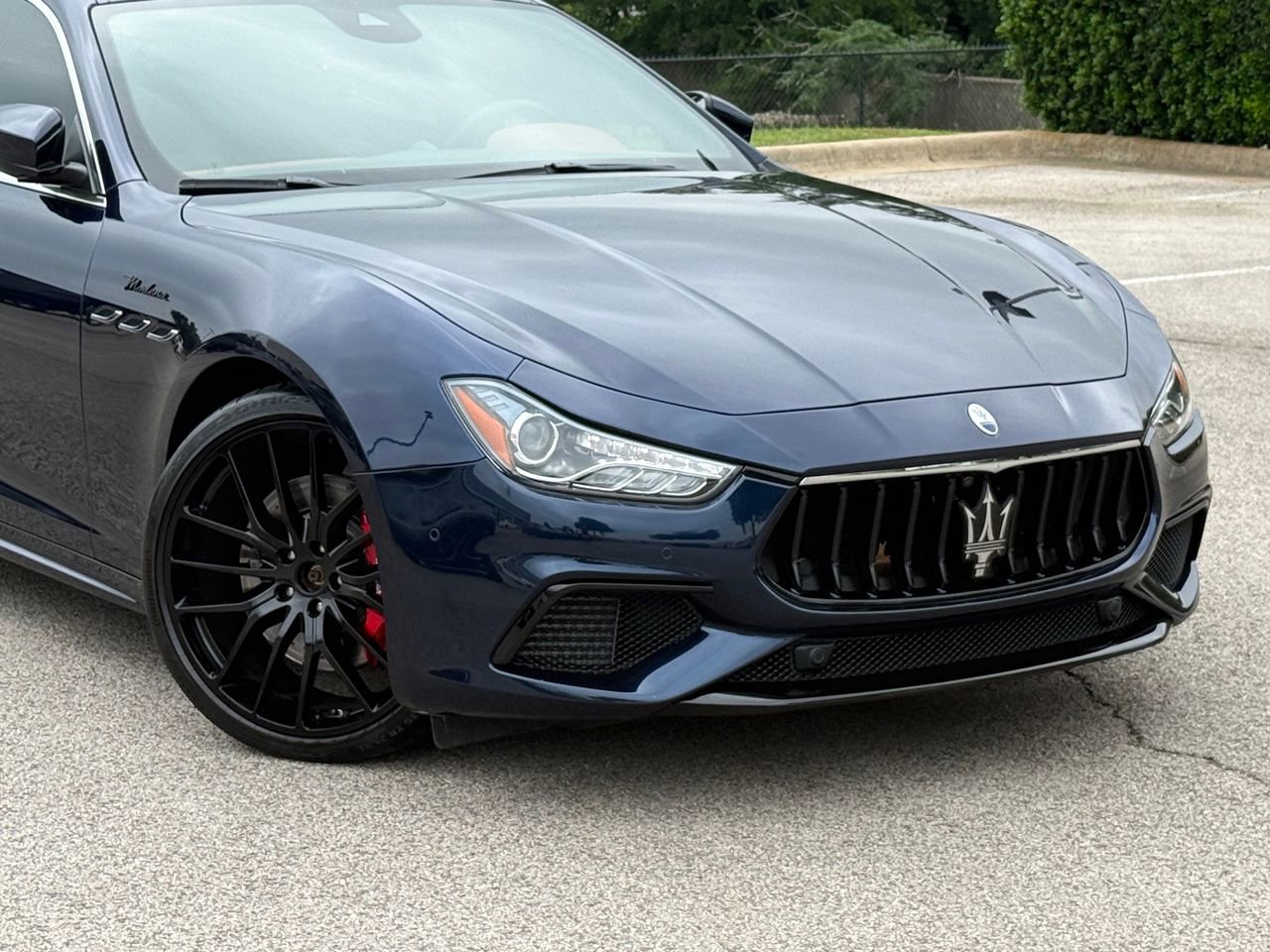 Certified 2022 Maserati Ghibli Modena Q4 AWD/4WD image 2