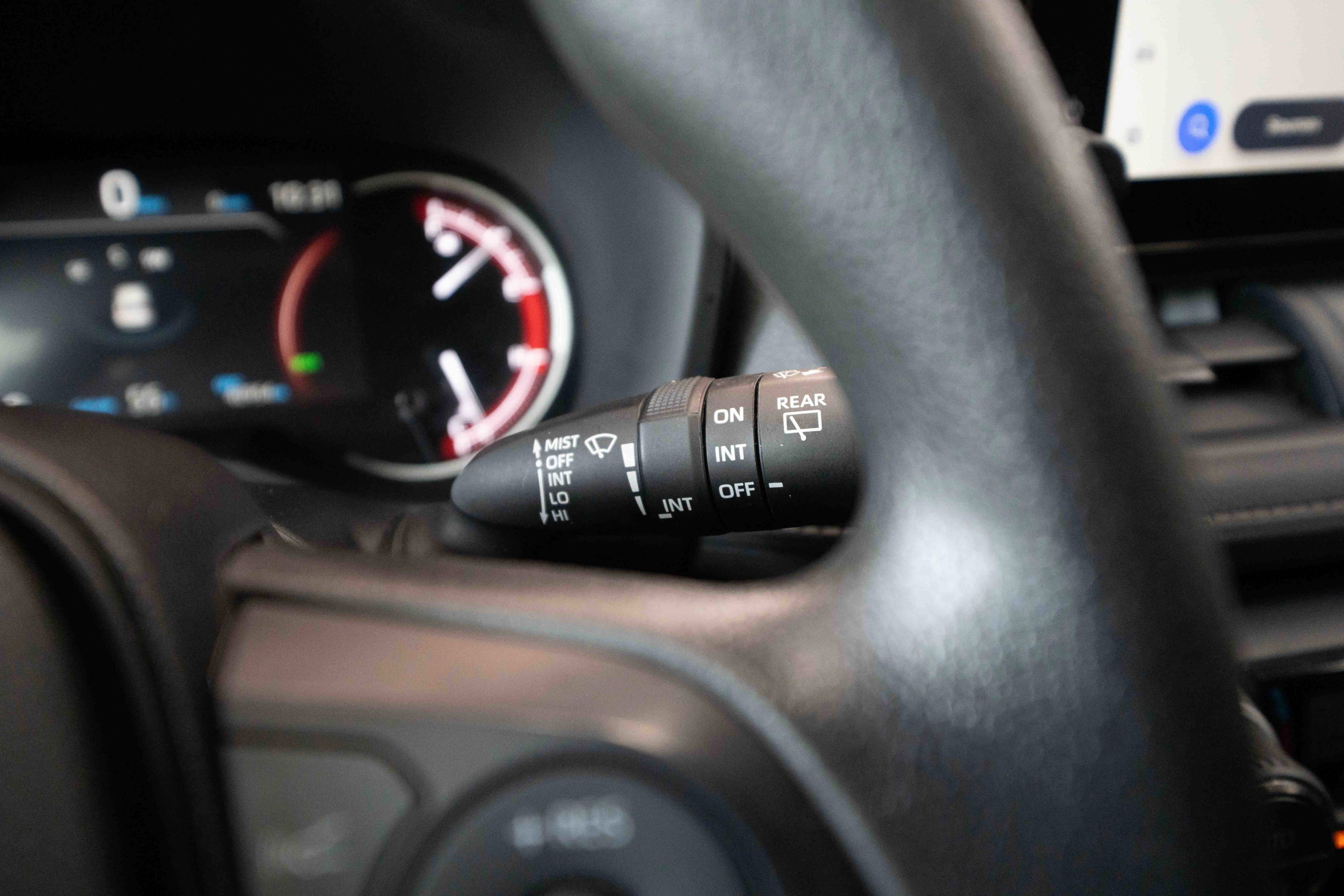 Used 2025 Toyota RAV4 XLE AWD/4WD image 14