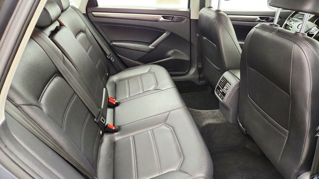 Used 2016 Volkswagen Passat 1.8T SE FWD image 22