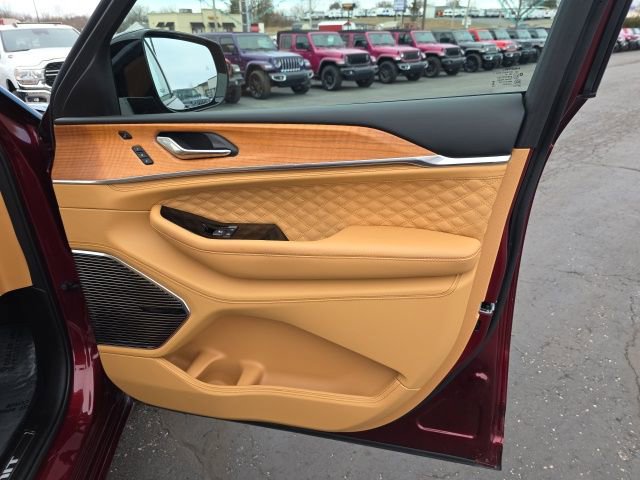 Used 2024 Jeep Grand Cherokee L Summit image 50