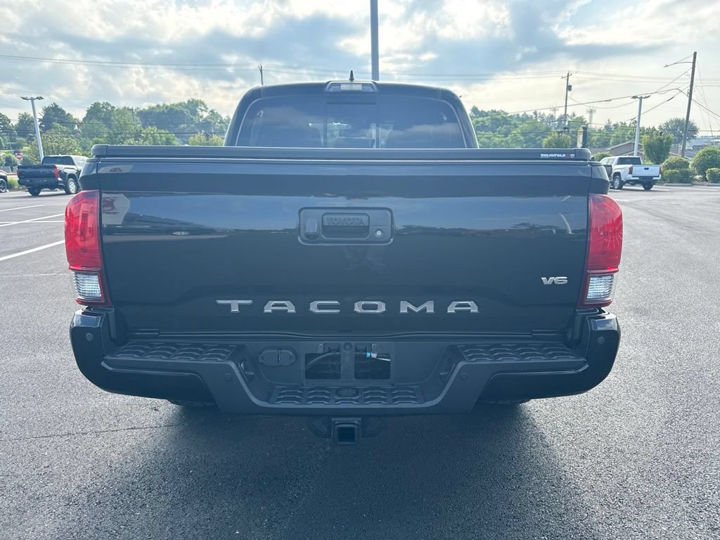 Used 2019 Toyota Tacoma TRD Off-Road w/ Technology Package AWD/4WD image 3