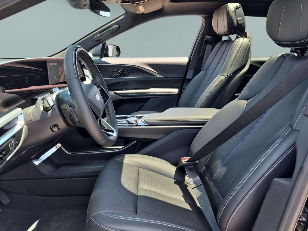 New 2026 Cadillac Lyriq Luxury AWD/4WD image 11