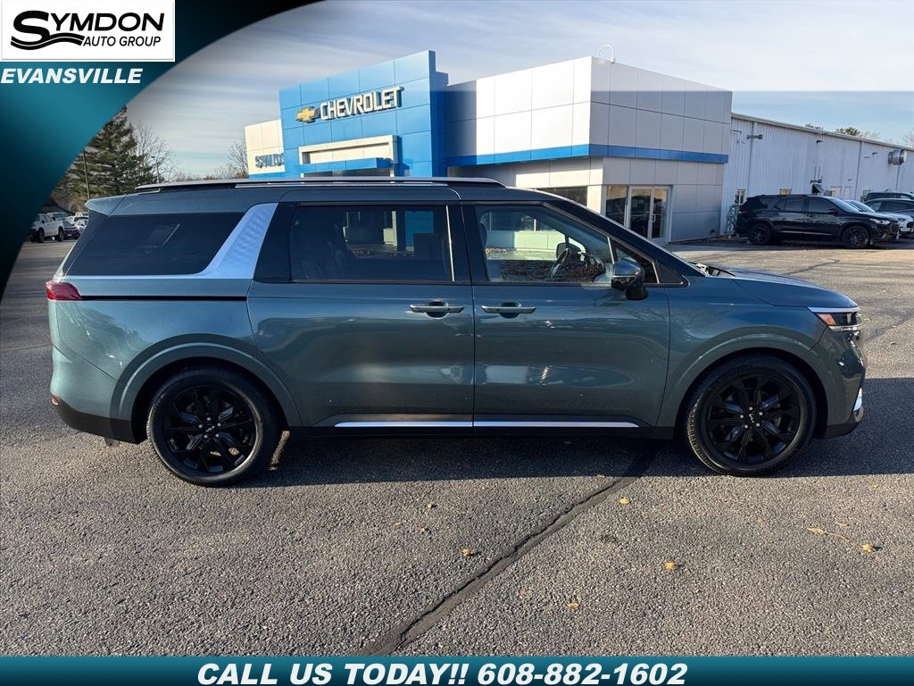 Used 2022 Kia Carnival SX image 2