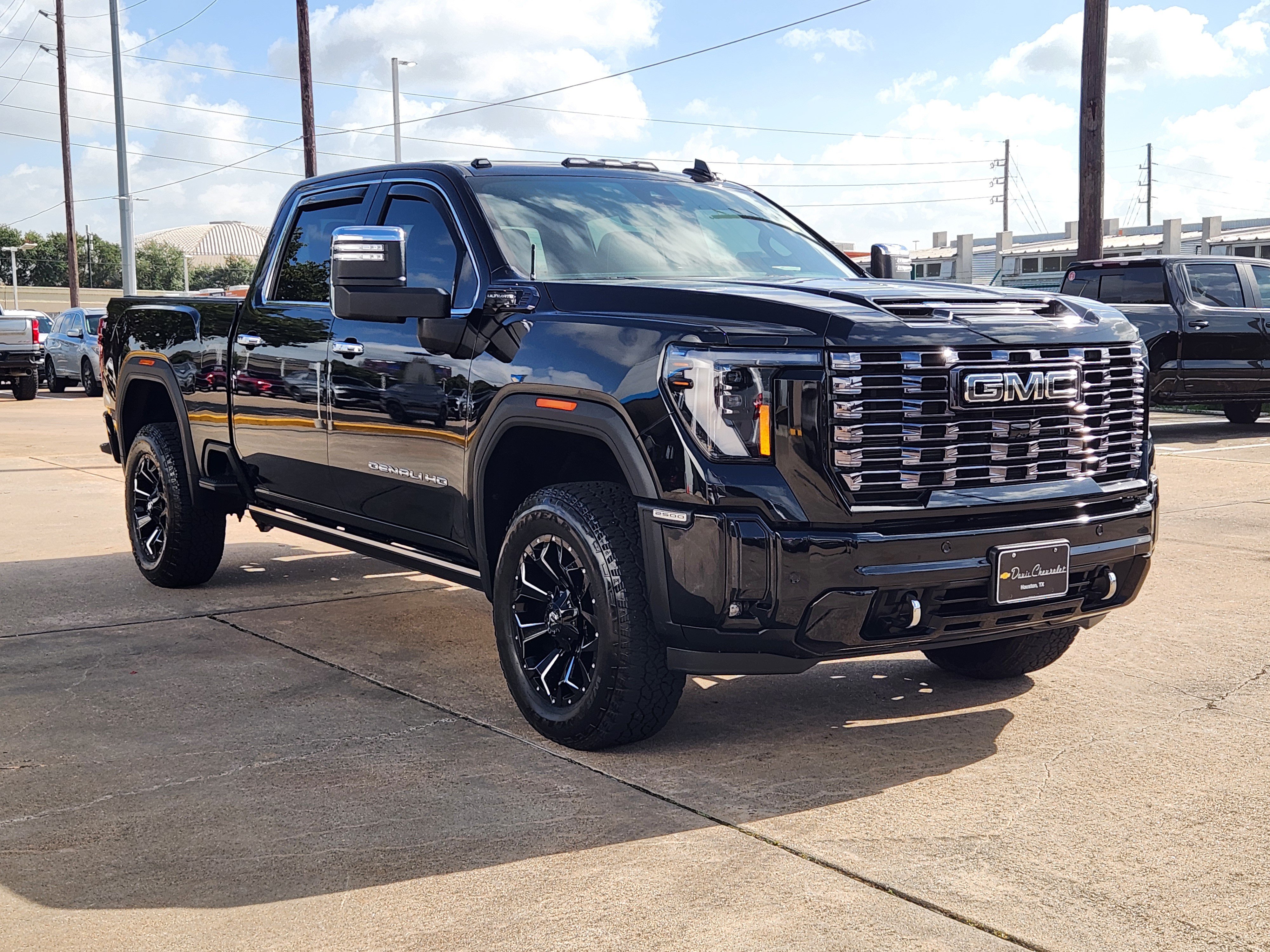 Used 2025 GMC Sierra 2500 Denali Ultimate w/ Max Trailering Package AWD/4WD image 4