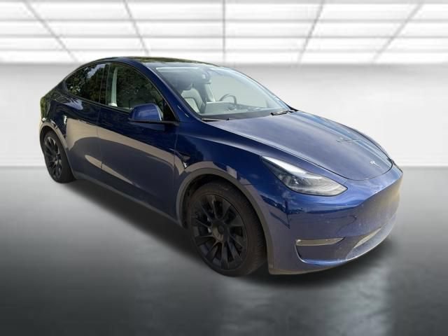 Used 2024 Tesla Model Y Long Range AWD/4WD image 1