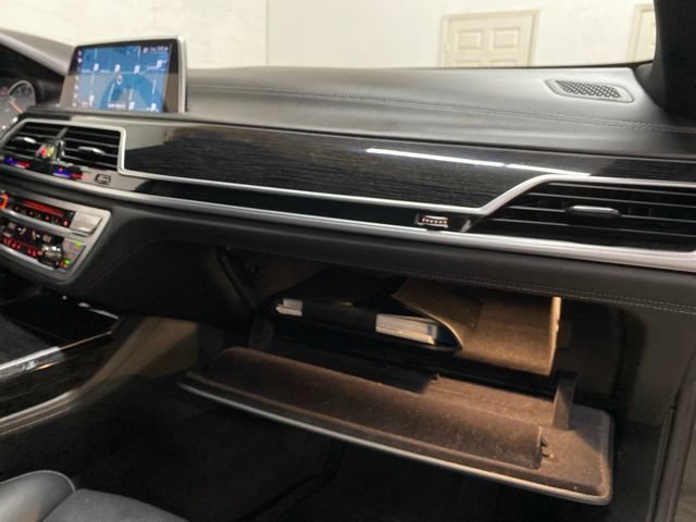 Used 2017 BMW 740i RWD image 92