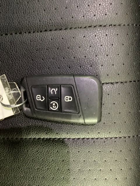 Used 2023 Volkswagen Tiguan SE w/ Panoramic Sunroof Package image 24