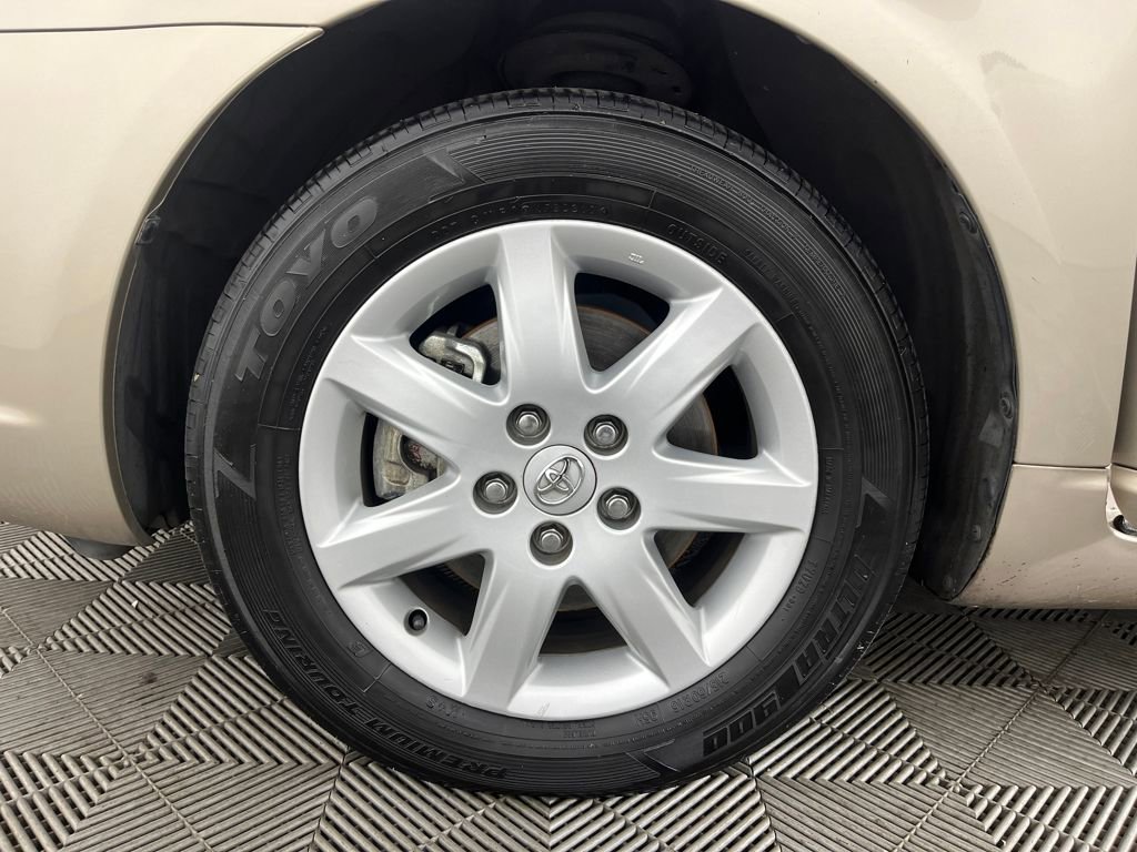 Used 2006 Toyota Avalon XL image 16