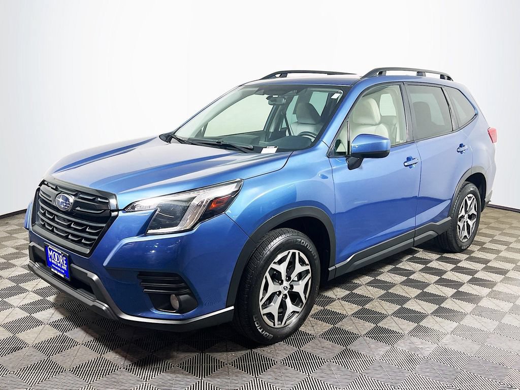 Used 2023 Subaru Forester Premium AWD/4WD image 3