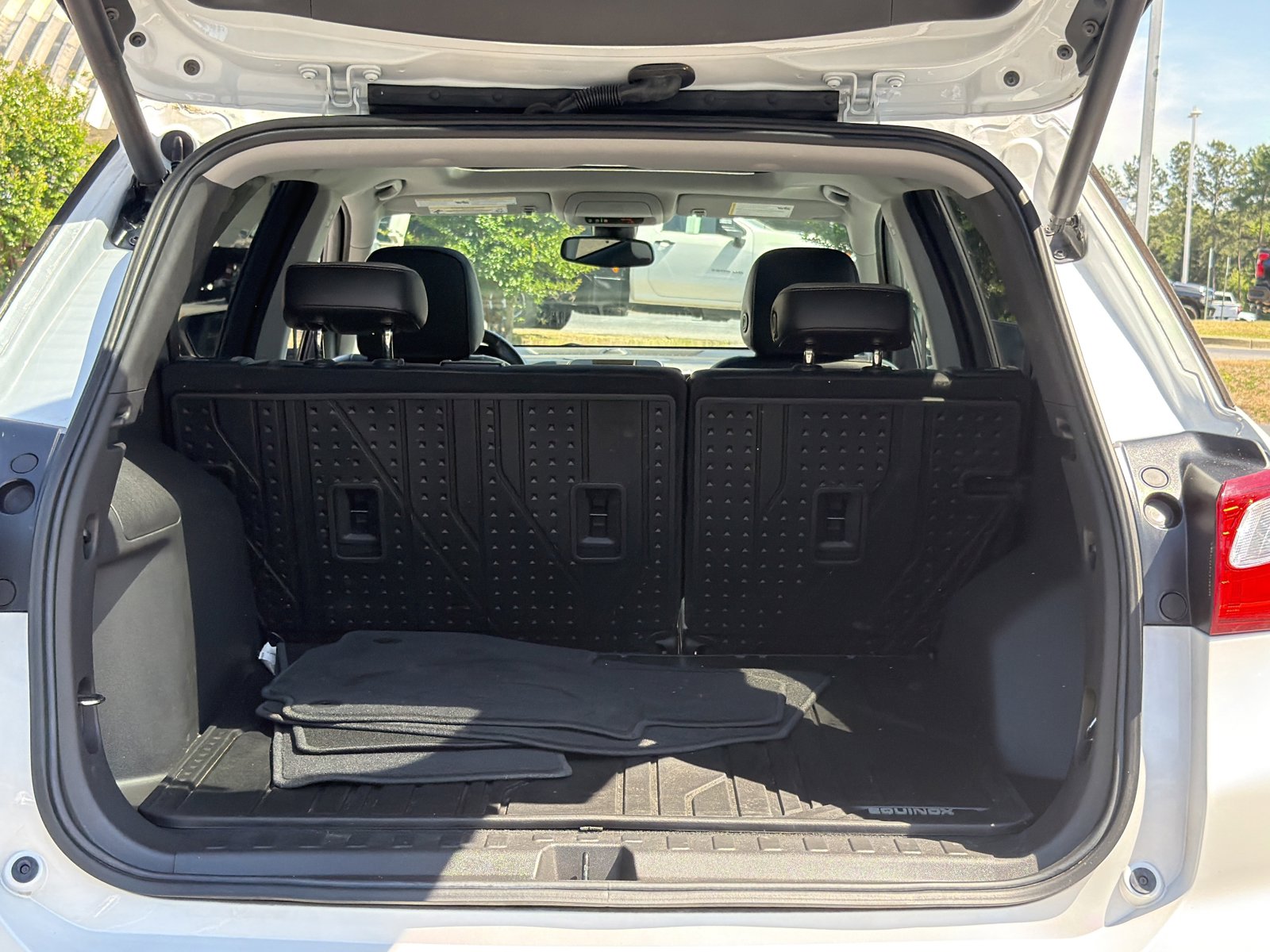 Used 2020 Chevrolet Equinox Premier image 32