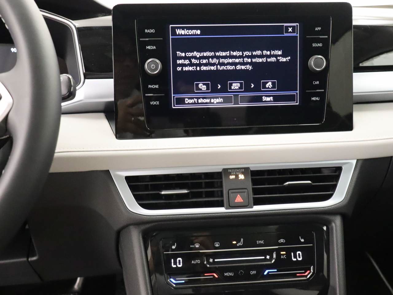 New 2026 Volkswagen Taos SE FWD image 9
