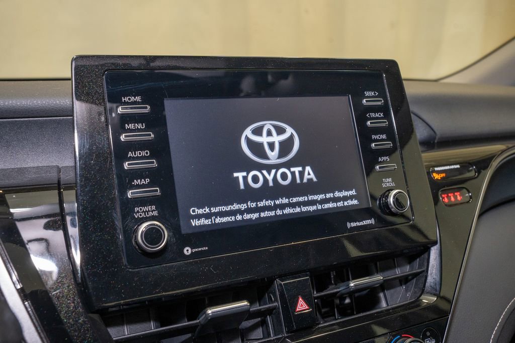 Used 2024 Toyota Camry SE image 11