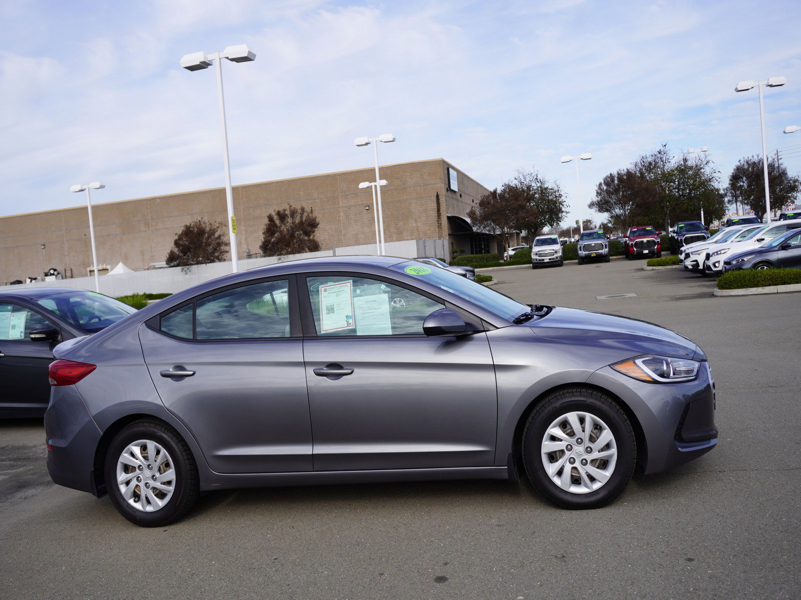 Used 2018 Hyundai Elantra SE image 4