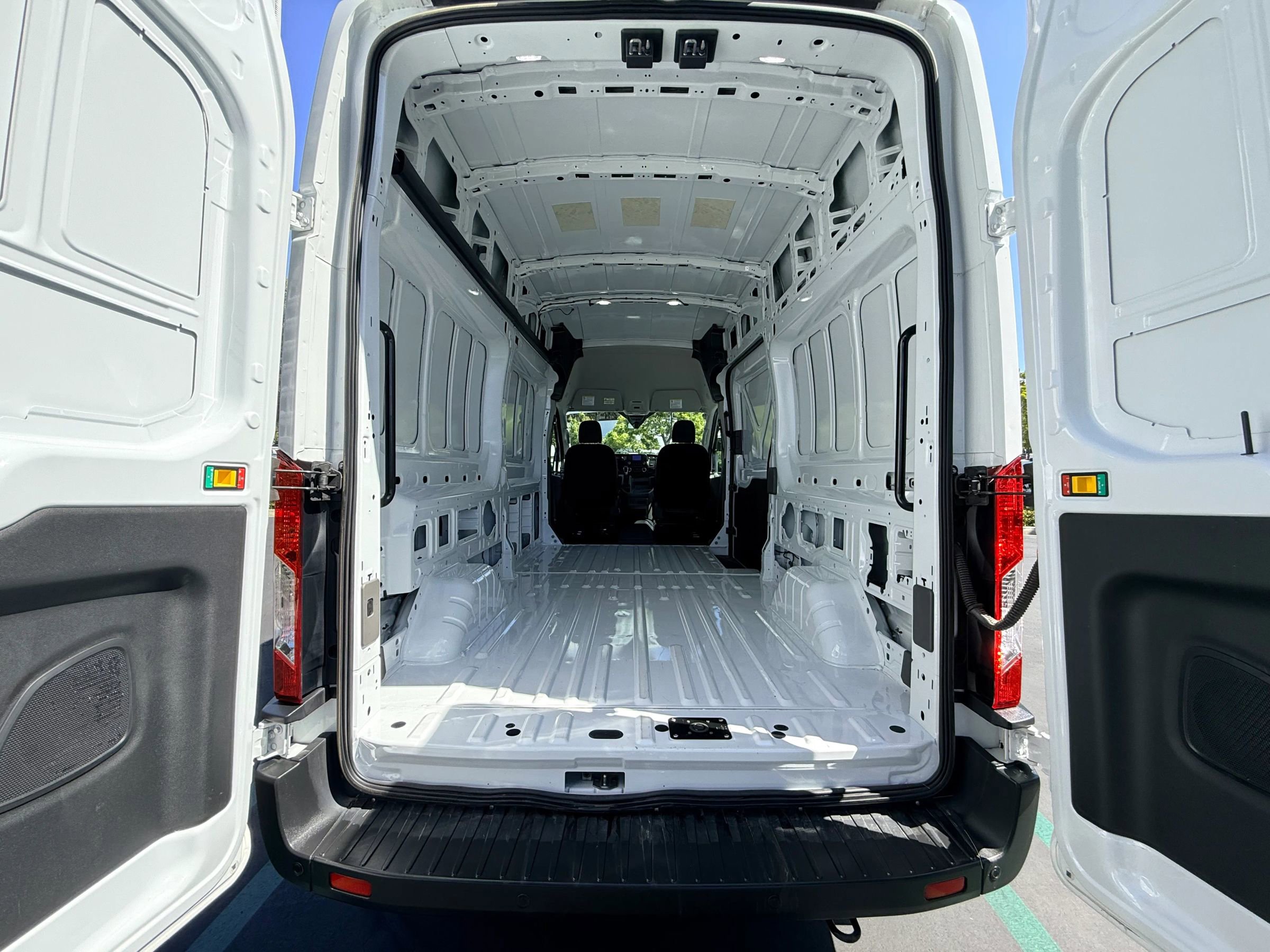 Used 2023 Ford Transit 350 148 High Roof AWD image 10