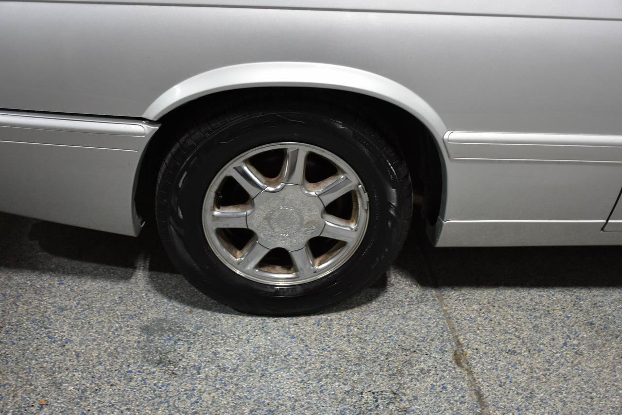 Used 2001 Cadillac Eldorado Touring FWD image 19