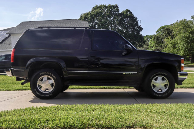 Used 1997 Chevrolet Tahoe 4WD 2-Door w/ Preferred Equipment Group 3 image 7