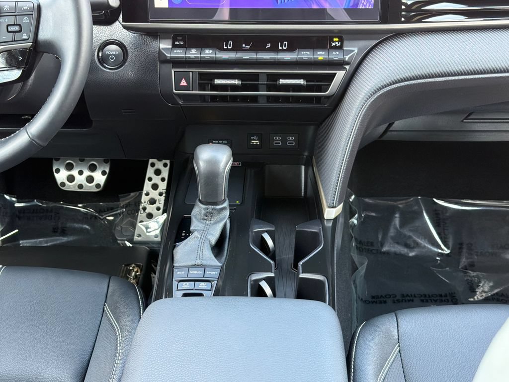 Used 2025 Toyota Camry SE w/ Multimedia Upgrade Package FWD image 16