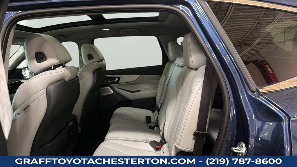 Used 2025 Acura MDX w/ Technology Package AWD/4WD image 25