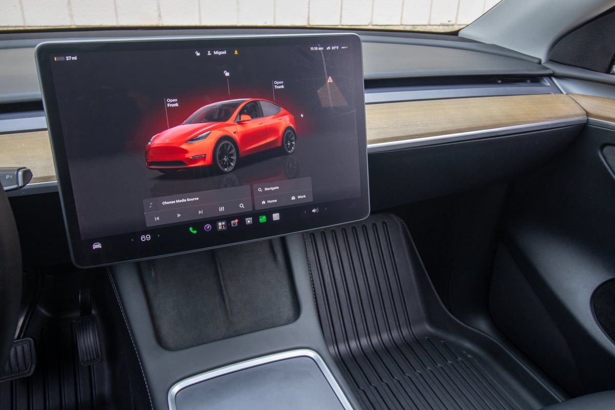 Used 2023 Tesla Model Y Long Range AWD/4WD image 24