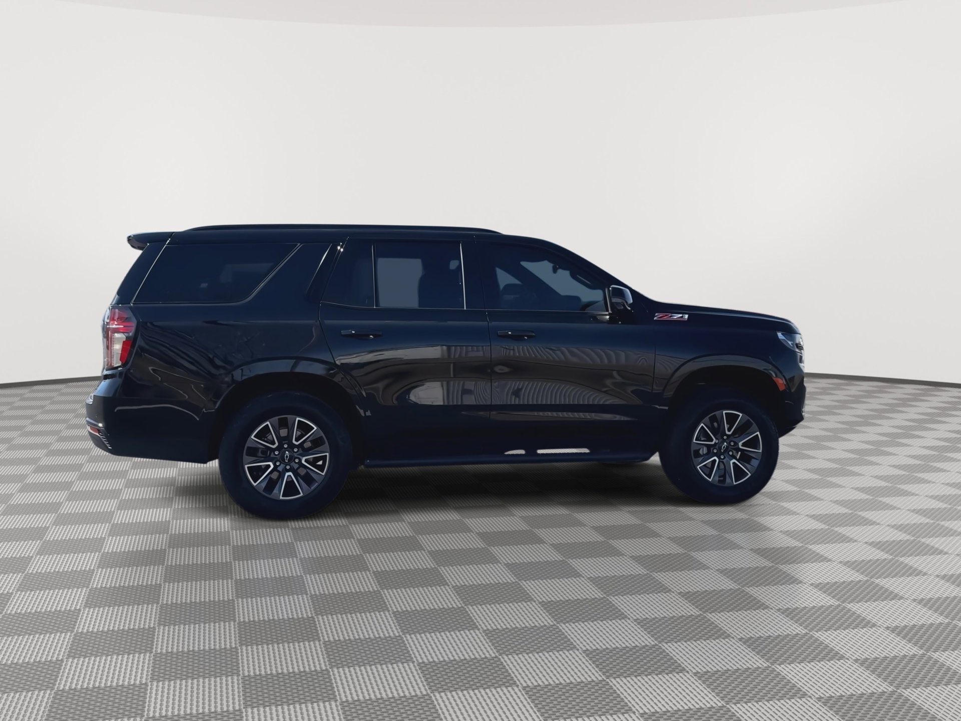 Certified 2024 Chevrolet Tahoe Z71 w/ Luxury Package image 9