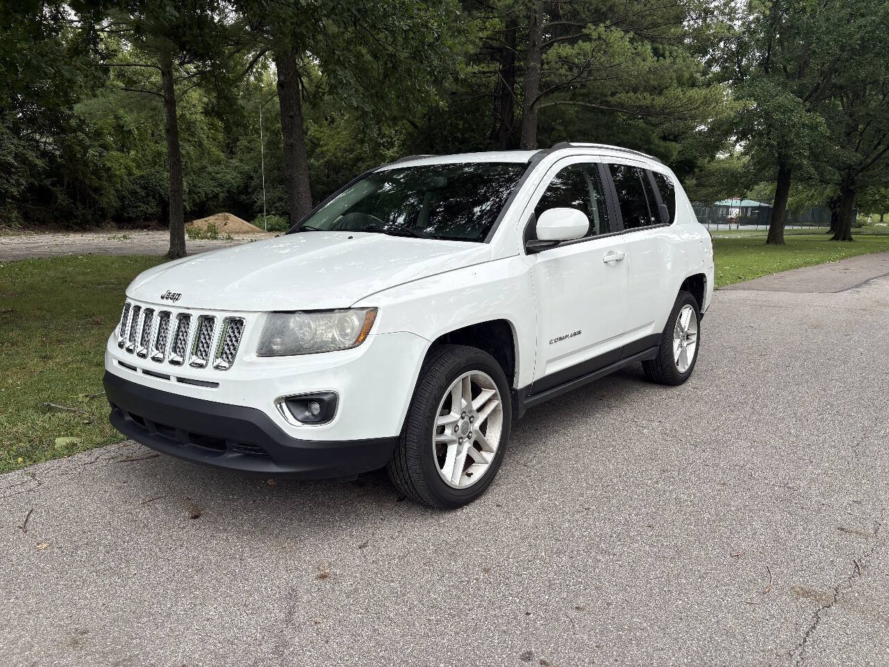 Used 2014 Jeep Compass Limited AWD/4WD image 2