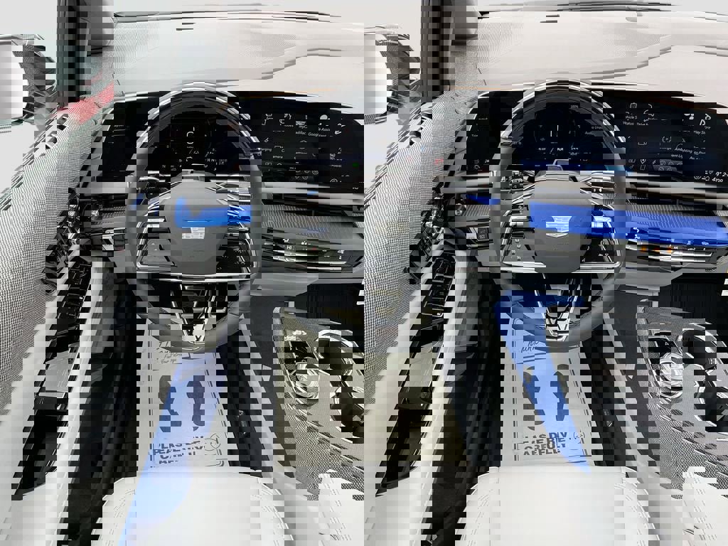 New 2026 Cadillac Optiq Luxury 1 image 23