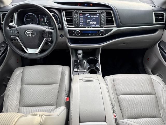 Used 2019 Toyota Highlander Limited image 12