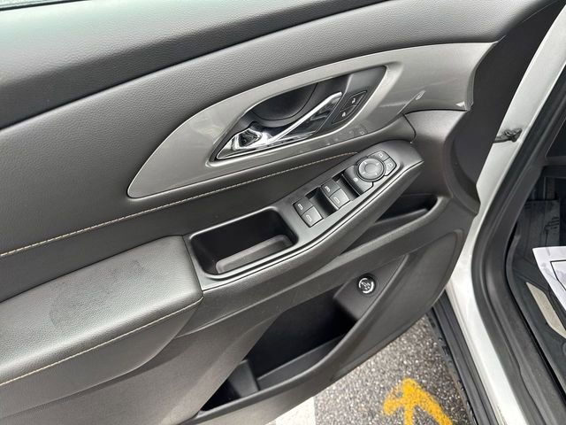 Used 2020 Chevrolet Traverse LT w/ LPO, Black Accent Package image 12