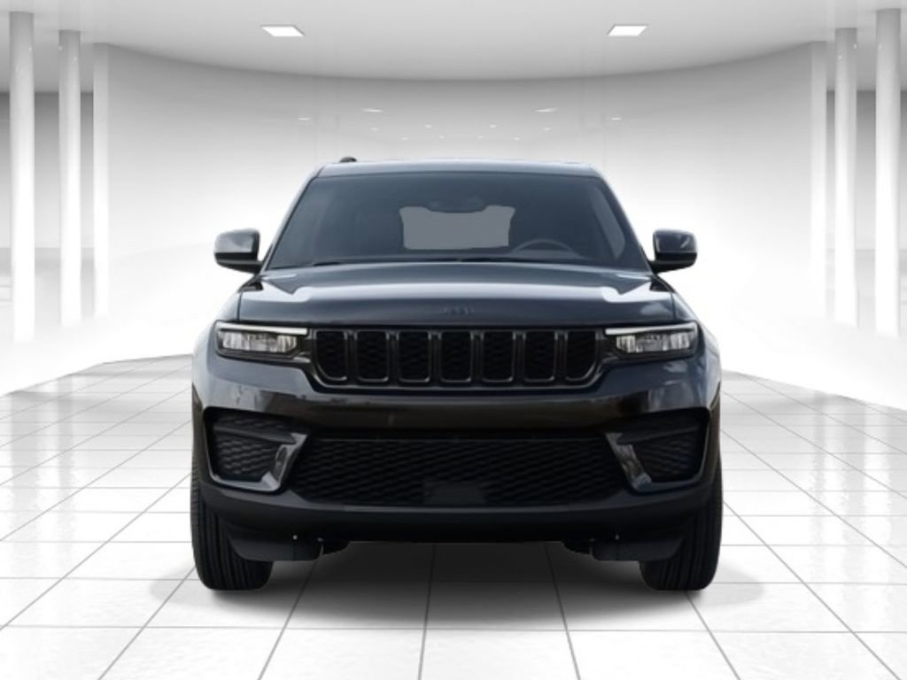 New 2025 Jeep Grand Cherokee Altitude image 6