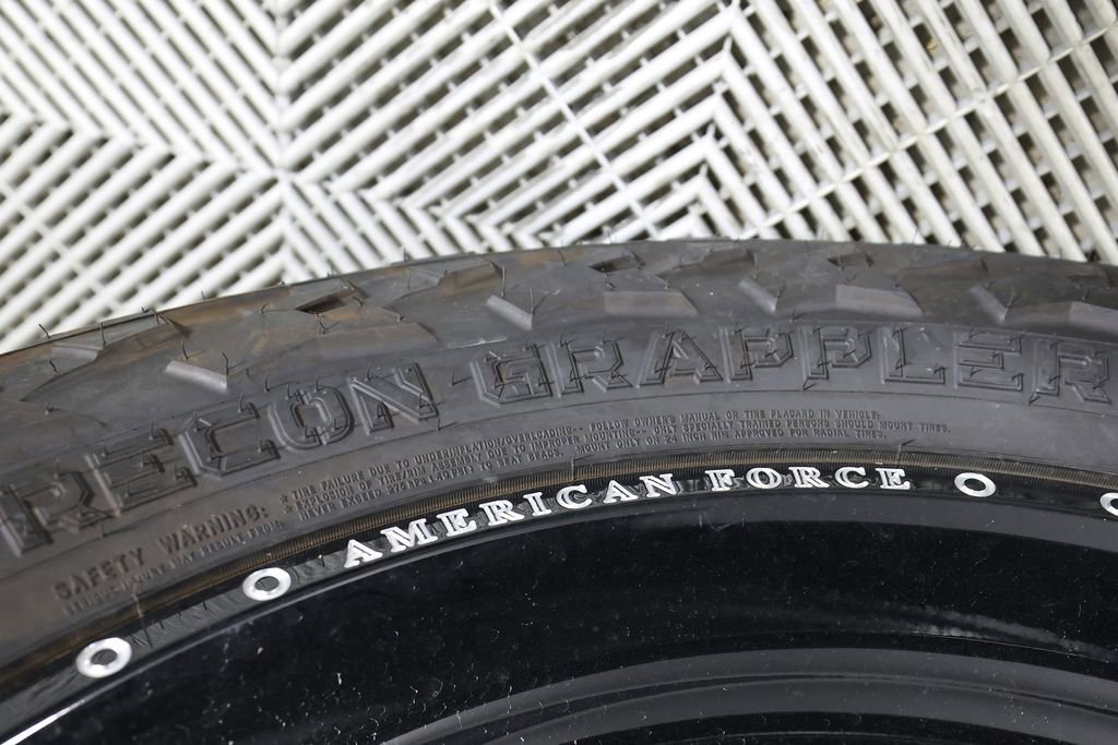 Used 2025 Ford F450 Platinum w/ FX4 Off-Road Package image 54