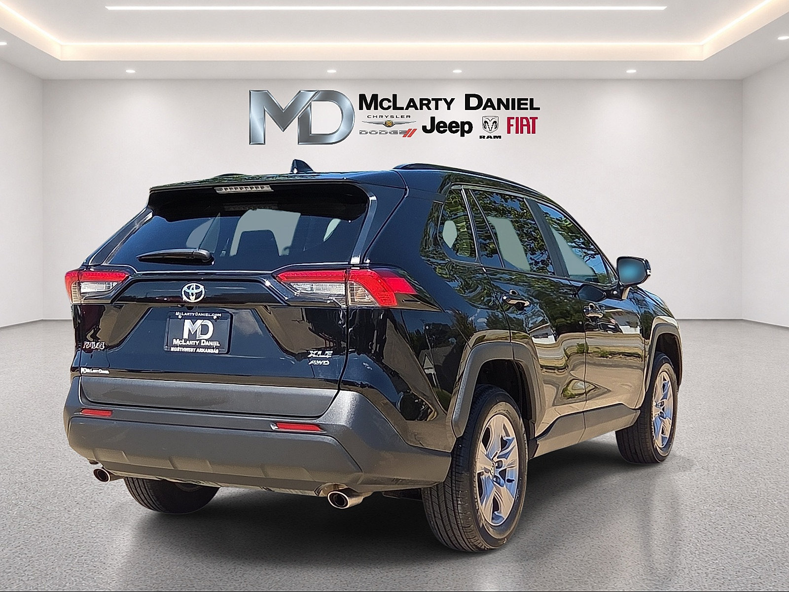 Used 2025 Toyota RAV4 XLE AWD/4WD image 5