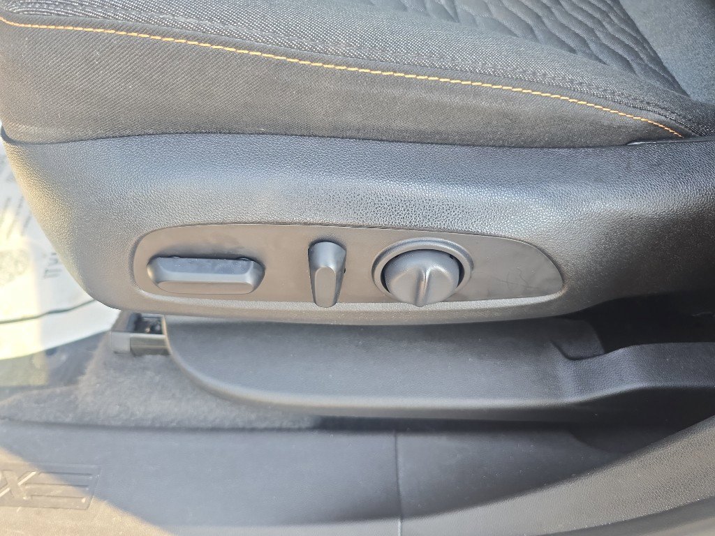 Used 2019 Chevrolet Equinox LT image 17