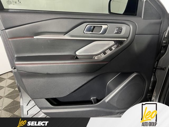 Used 2025 Ford Explorer ST AWD/4WD image 17