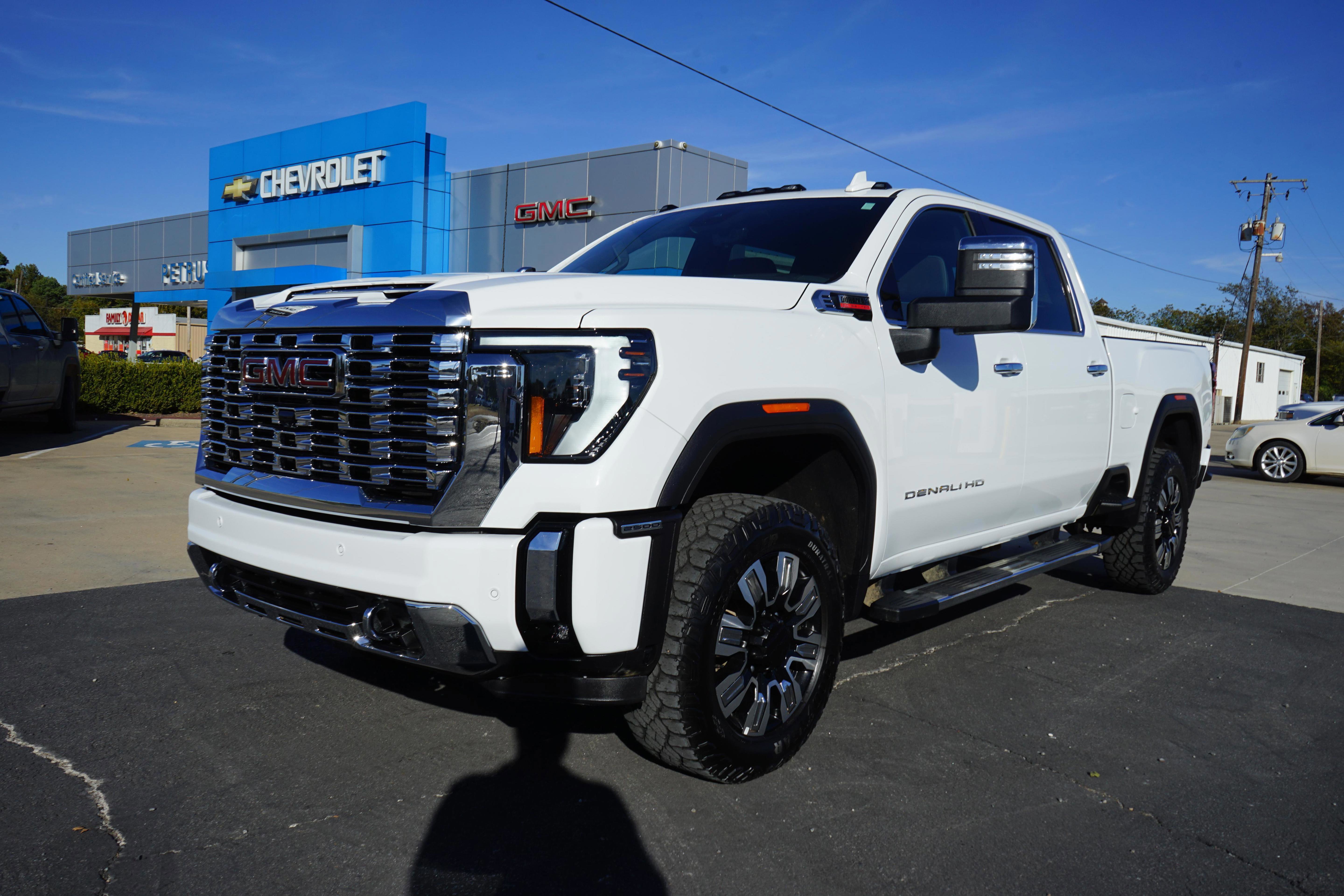 Used 2025 GMC Sierra 2500 Denali w/ Max Trailering Package image 1