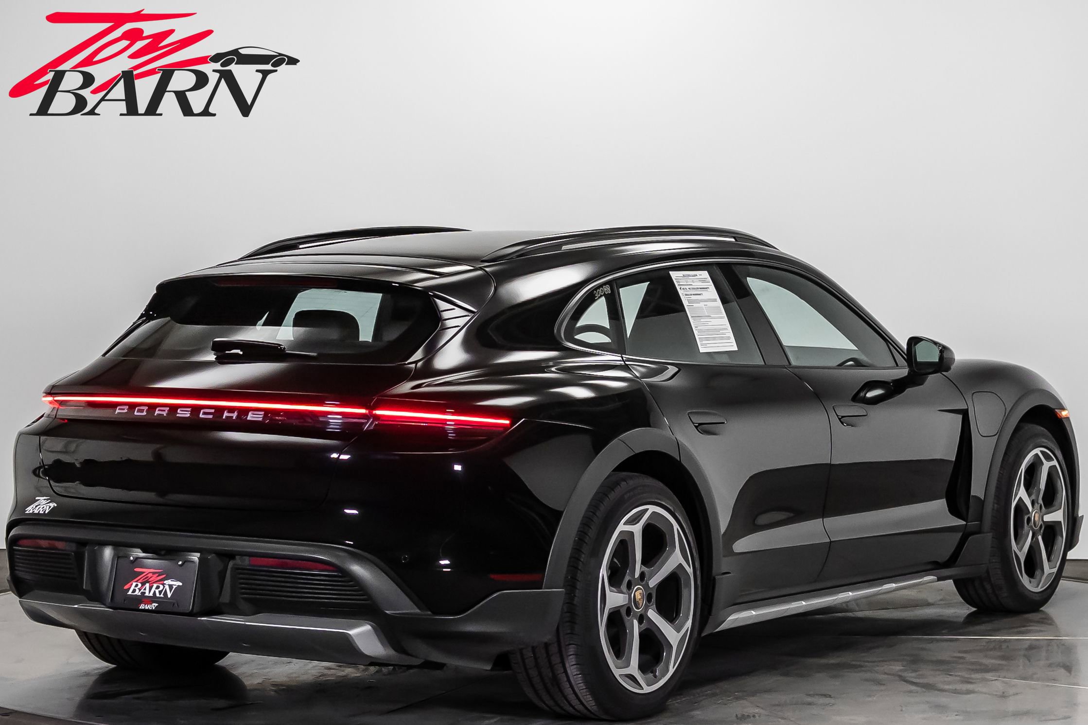 Used 2024 Porsche Taycan 4 Cross Turismo image 5