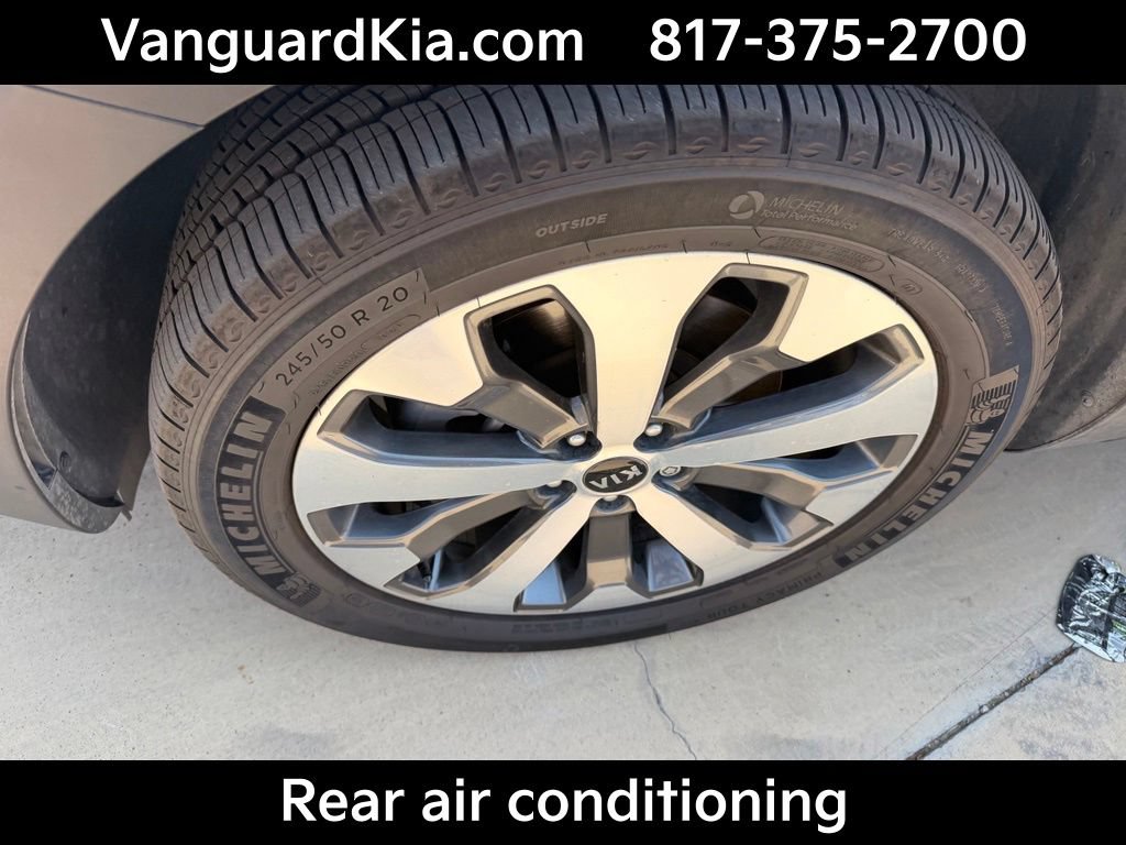 Certified 2021 Kia Telluride EX w/ EX Premium Package AWD/4WD image 8