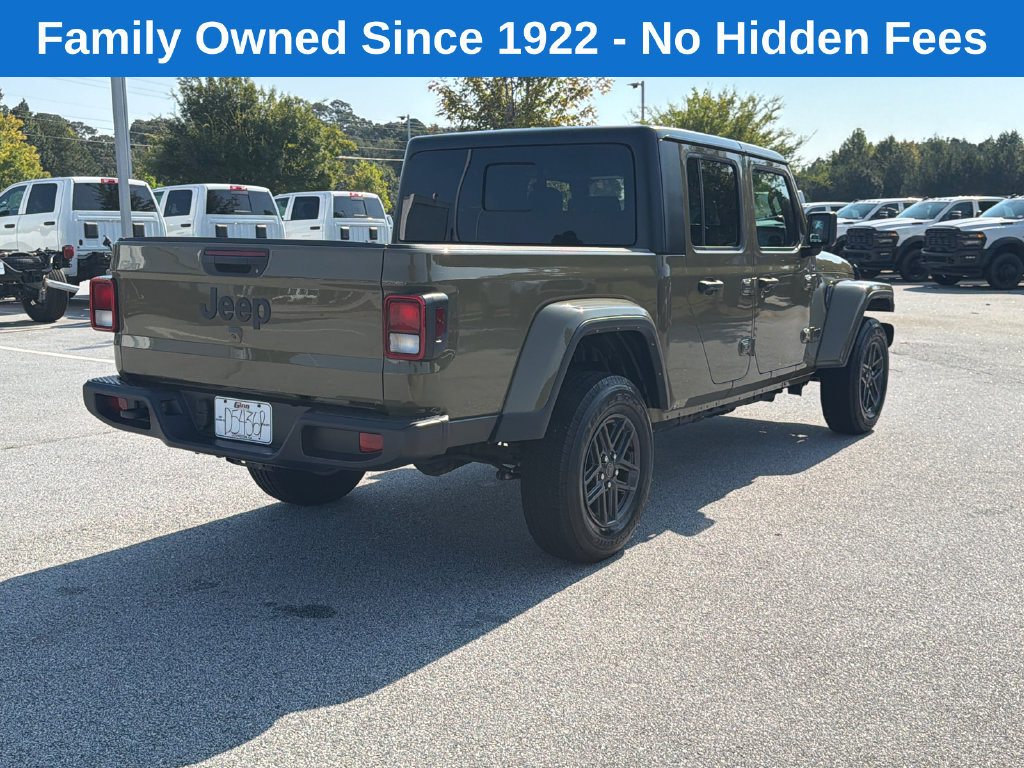 Used 2025 Jeep Gladiator Sport AWD/4WD image 7